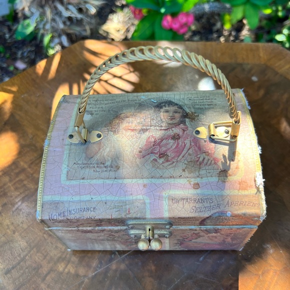Vintage decoupage box purse - Picture 2 of 7